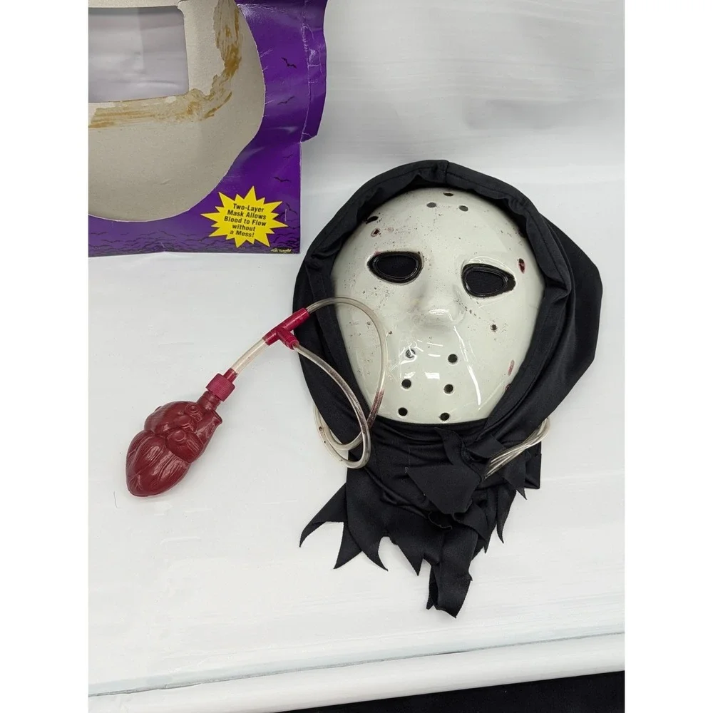 VTG Ski Hockey Mask Bleeding Dripping Blood Heart Pump Halloween Fun World 90s